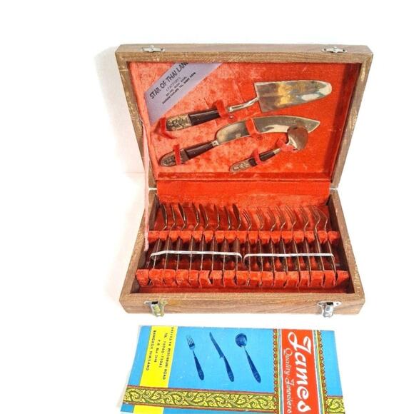 VINTAGE JAMES STAR OF THAILAND FLATWARE BOXED SET - Picture 1 of 7